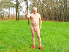 Je suis nudiste je vis nu et j aime ca