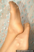 Pantyhose look