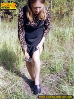 Outdoor pissing of pregnant teen blonde