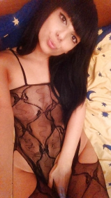 Claudia Winkleman lookalike takes naked selfies