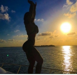 1b825-1b859 more sexy