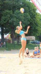 a hot player girl show