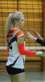 a hot player girl show