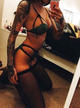 Tattooed amateur brit beauty - selfie queen naked pics
