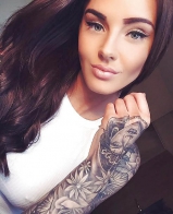 Tattooed amateur brit beauty - selfie queen naked pics