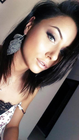 Skinny wannabee british teen model - nude uncovered phone pi