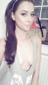 Skinny wannabee british teen model - nude uncovered phone pi