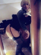 Ricchione travestito italiano voglioso di cazzo nel culo