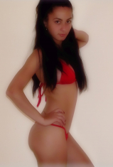 Alicia Nykole in micro swimsuit seen pussy