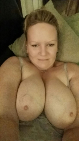 Huge titys