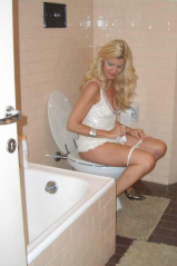 I get horny being watched and photographed while pissing