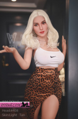 Hot Blonde Sexy Mature girl with cute face