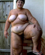 granny shows pussy