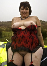 granny shows pussy