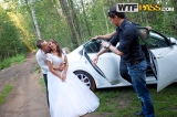 Teen bride gives head in the car