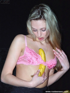 Banana play - N