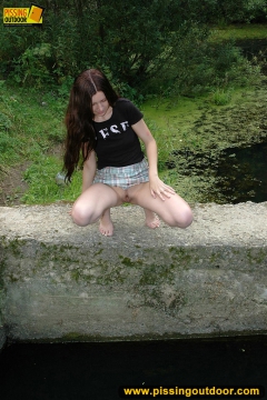 Pissing in the black pool outdoor - N