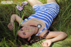 Sexy babe flashing - N