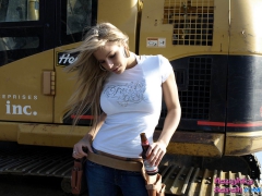 Sarah getting naughty outdoor - N