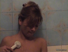 Honey, I'm taking a shower - N