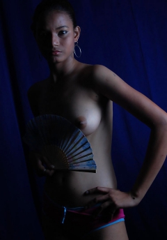 Desi Indian Nude Model Showing Boobs Under Saree Pallu - N