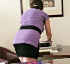 Snuck some pics of the secretary\'s thighs and legs. - N