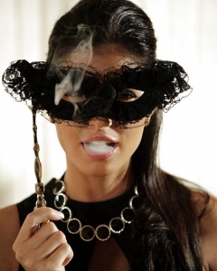 Cigar Girl - N