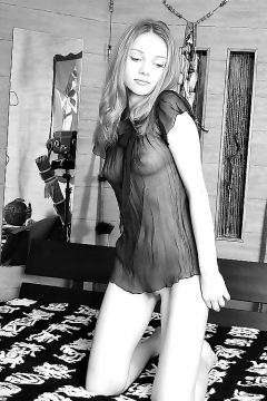 Pic\'s She Likes - N