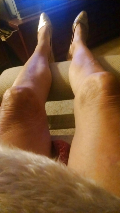mature foot shoe fetish - N
