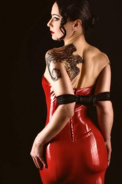 Latex lesbian oiled - N