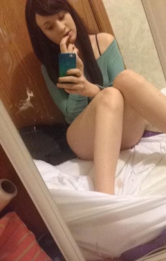 Tight young teen - puffy nude selfshot selfies - N