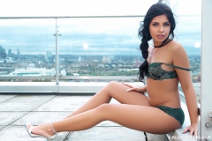 Kara de la Hoyde in London View - N