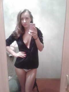 Naked phone selfies - teen tries out her new mobile - N