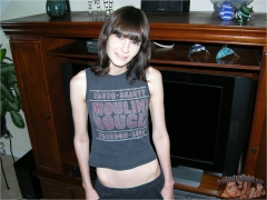 AMATEUR SHOWING ASSHOLE - N