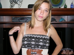 PETITE TEENAGER - N