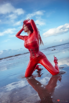Bianca Baeuchamp Latex red 2 - N