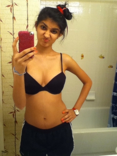 Have fun with escorts in Goa and call girls in goa 100% - N