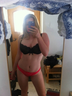 Gorgeous teen girl nude selfies - sharing her private tub an - N