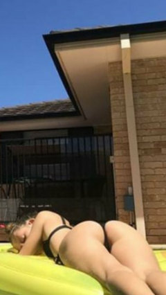 bikinis friends amateur - N
