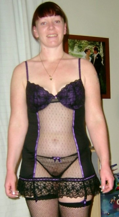 Sexy babe in tights dressed to impress - N