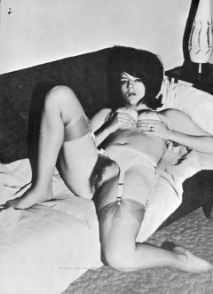 Hairy pretty women on retro porn pics 6! - N
