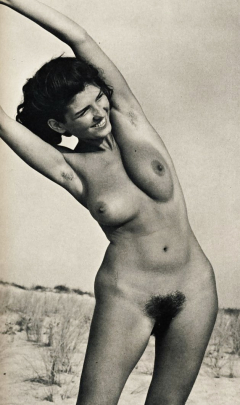 How sexy and attractive women are... (retro) - N