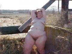 granny shows pussy - N