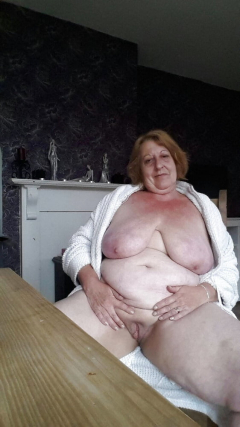 granny shows pussy - N