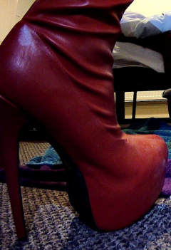 Latex boots anal enema - N