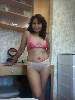 Sexy Pics of Mrs. Marie G. Gundran of Tubao Sex Scandal - N