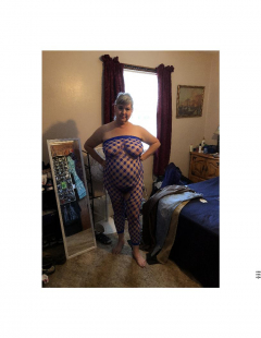 Chubby Kim posing in new outfit. - N