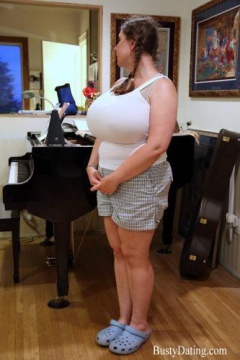 Trinity - 26yr old, 40J bra - N