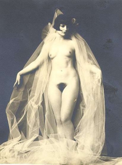 Antique Solo Chicks - N