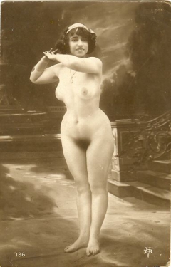 Antique Solo Chicks - N